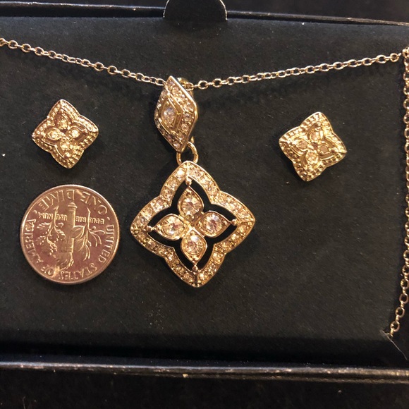 Gold tone cubic zirconia set - Picture 2 of 8